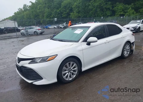 2018 Toyota Camry L/Le/Se/Xle из США, поврежденный, VIN 4T1B11HK1JU030230